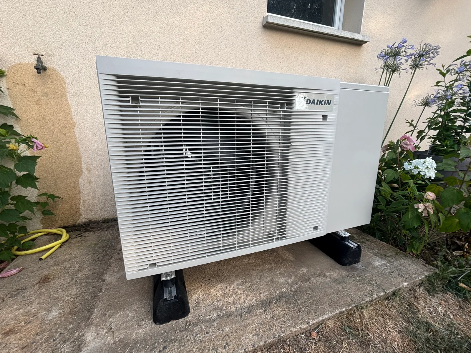 Pompe à chaleur monobloc Daikin — Campénéac